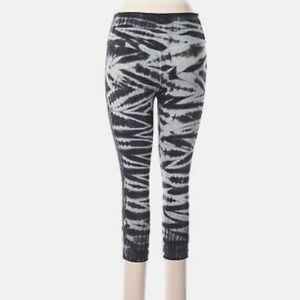 ⚫️ Nike Dri Fit Tie Dye Acid Wash Capri Leggings​​​​